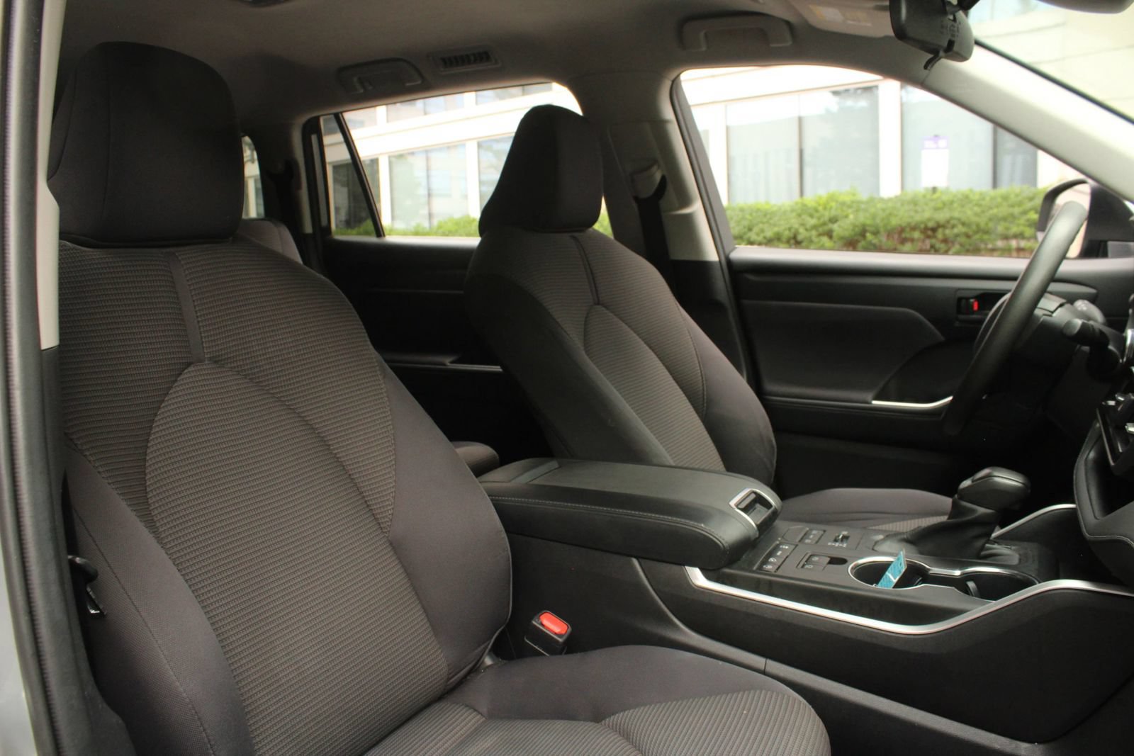 Used 2022 Toyota Highlander L AWD/4WD image 28