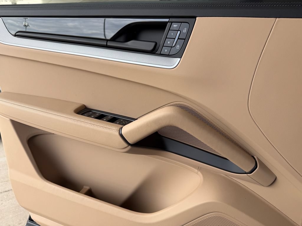 New 2026 Porsche Cayenne S AWD/4WD image 23