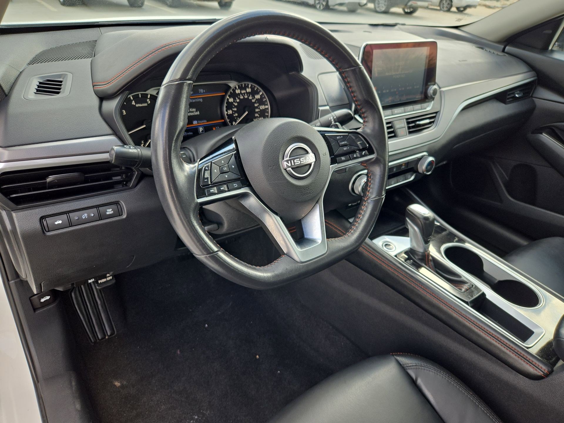 Used 2025 Nissan Altima 2.5 SR image 12