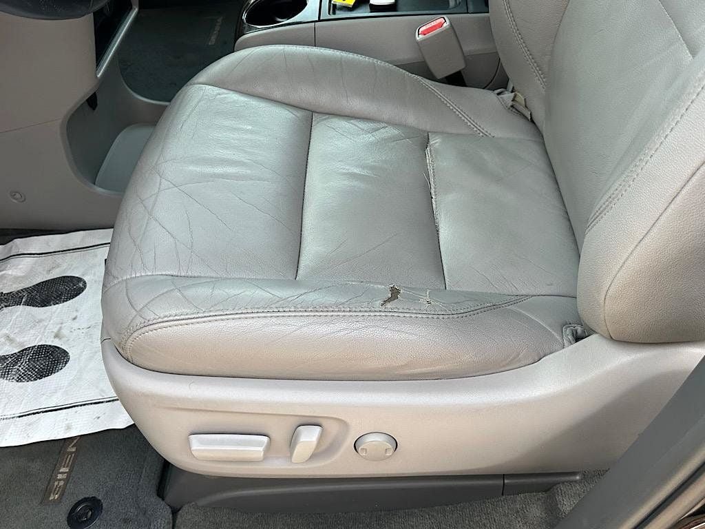 Used 2016 Toyota Sienna XLE w/ XLE Navigation Package FWD image 13