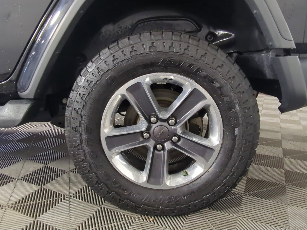 Used 2019 Jeep Wrangler Unlimited Sahara w/ Uconnect 4C Nav & Sound Group image 9