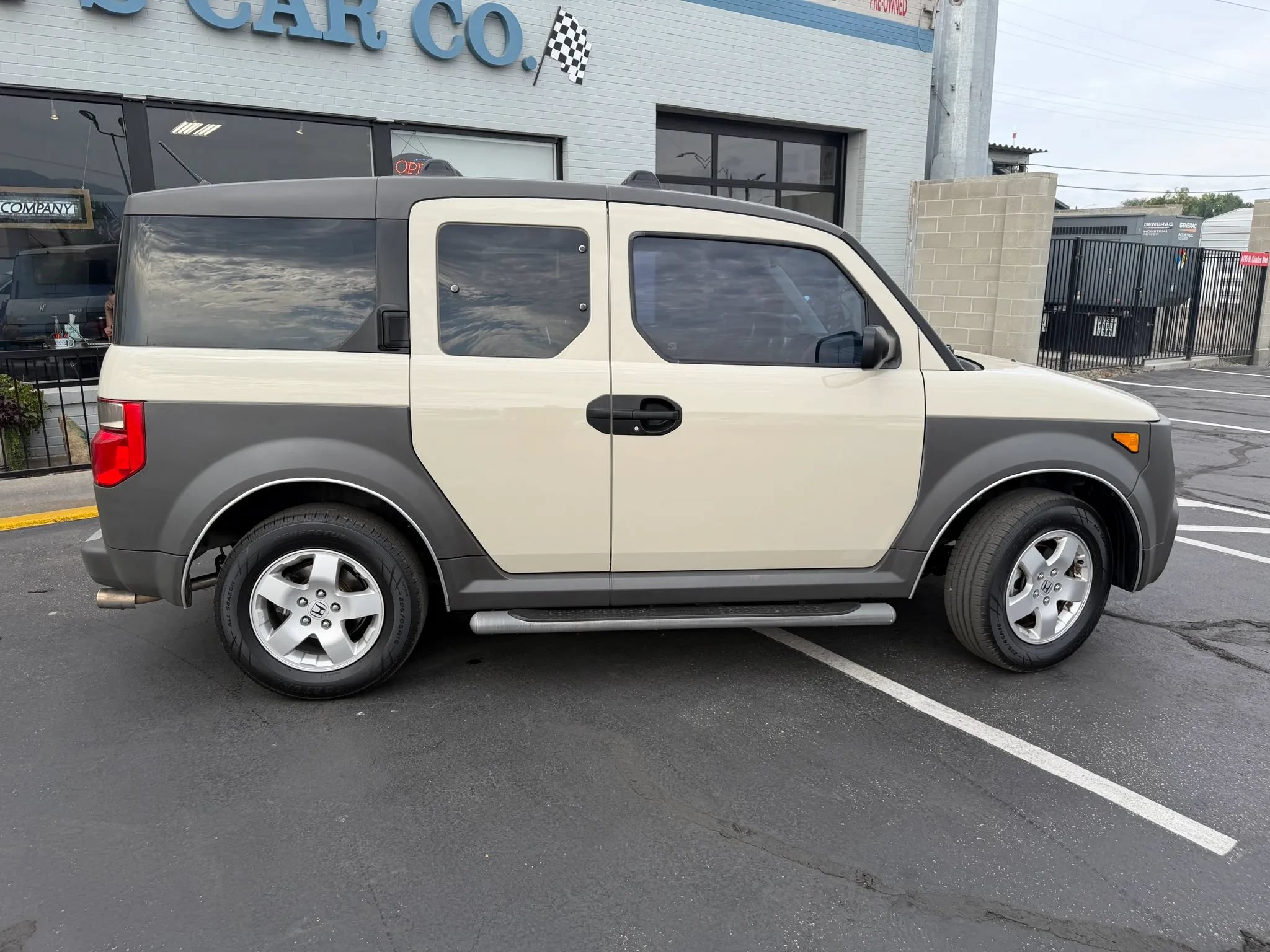 Used 2005 Honda Element LX image 8