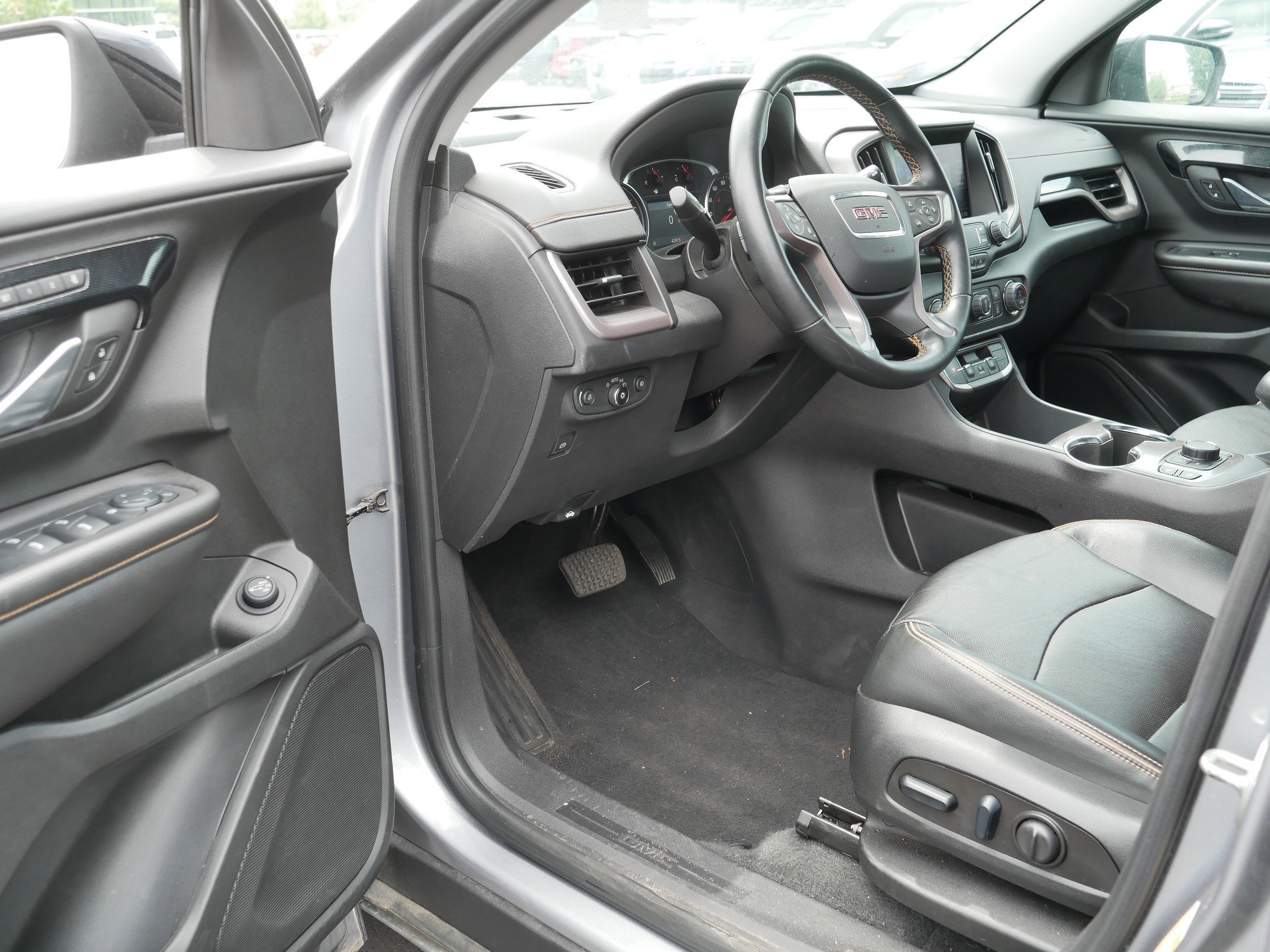 Used 2023 GMC Terrain AT4 AWD/4WD image 11
