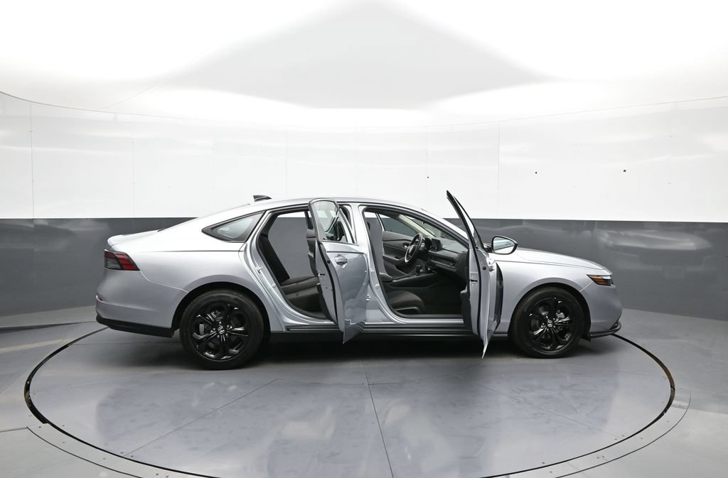 Certified 2025 Honda Accord SE image 41