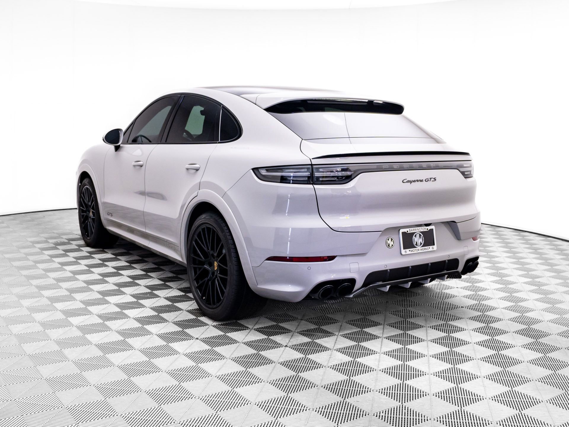 Used 2022 Porsche Cayenne GTS AWD/4WD image 3