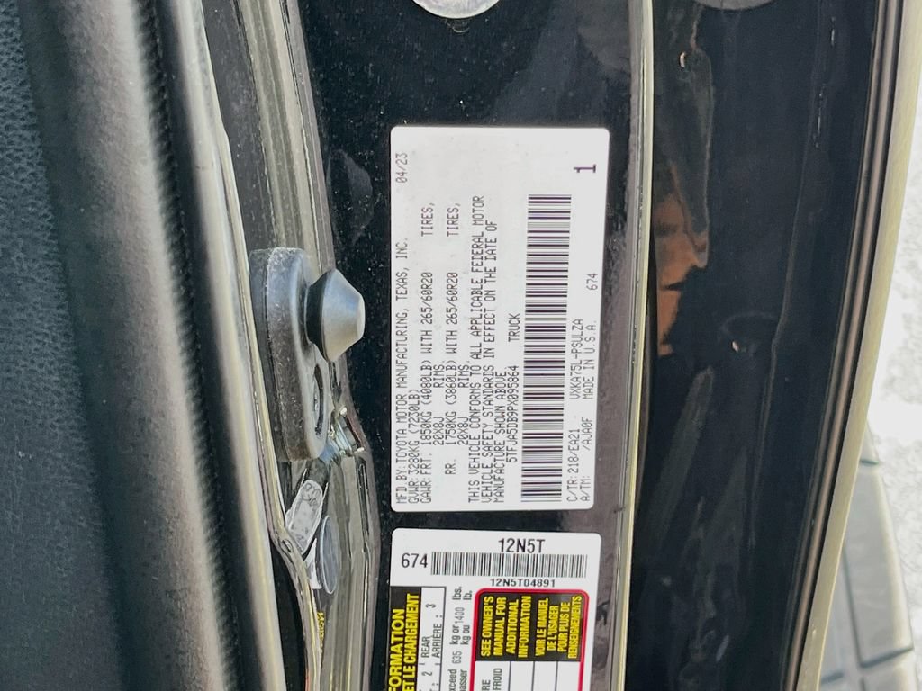 Used 2023 Toyota Tundra Limited AWD/4WD image 29