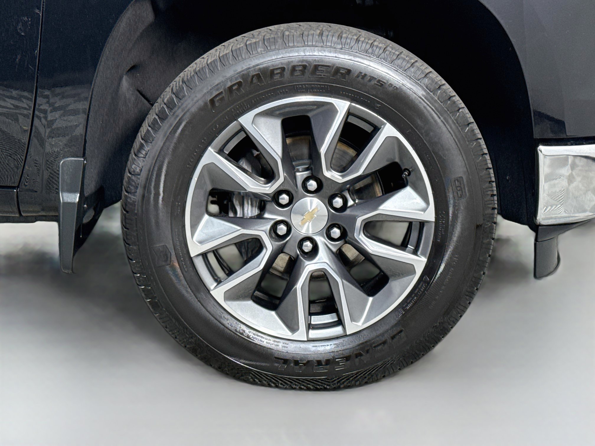 Used 2024 Chevrolet Silverado 1500 LT AWD/4WD image 32