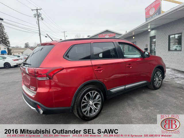 Used 2016 Mitsubishi Outlander SEL image 3