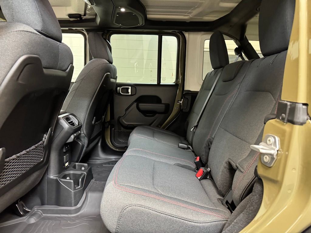 Used 2025 Jeep Wrangler Unlimited Rubicon w/ Convenience Group image 15