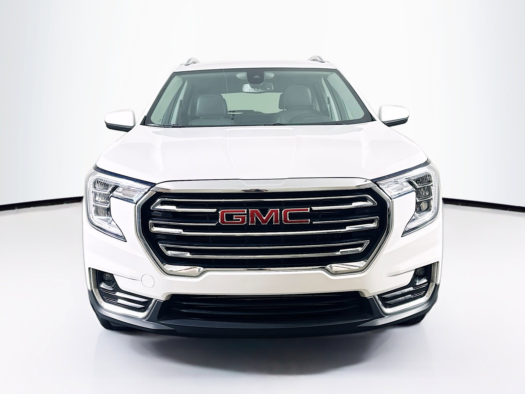 Used 2024 GMC Terrain SLT image 2