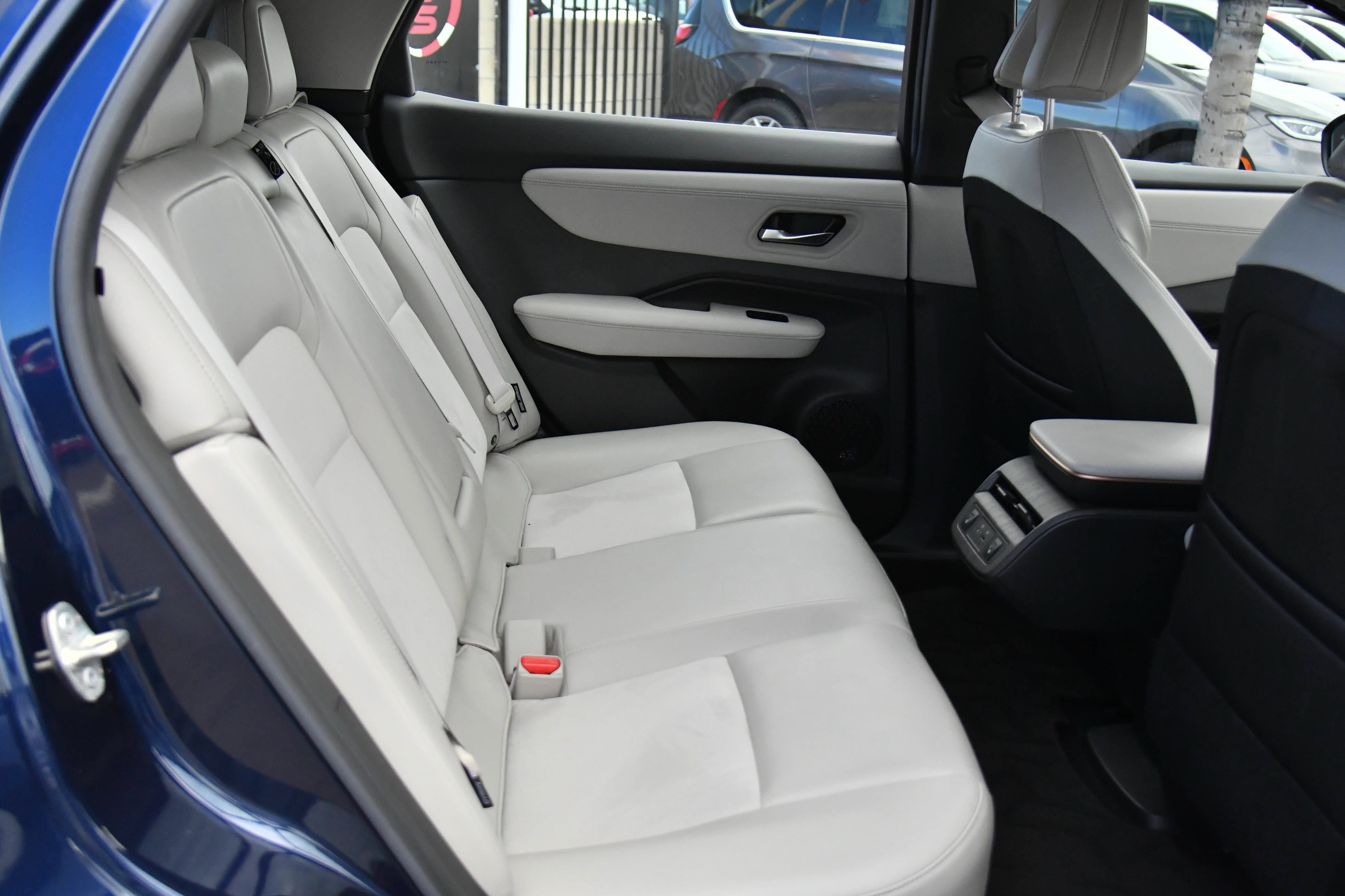 Used 2023 Nissan Ariya FWD image 46