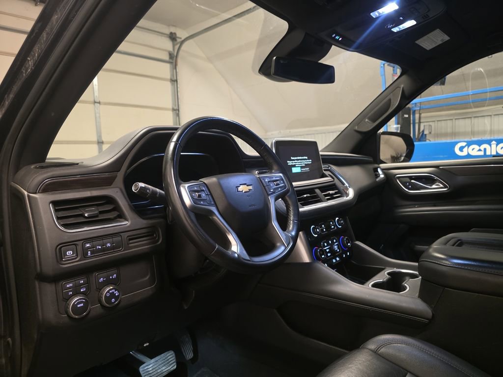Used 2024 Chevrolet Suburban LT AWD/4WD image 22