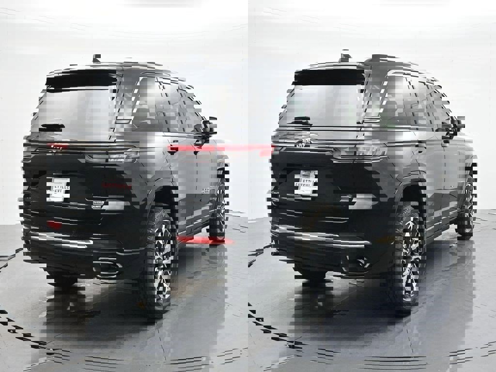 Used 2023 Jeep Grand Cherokee Overland image 5