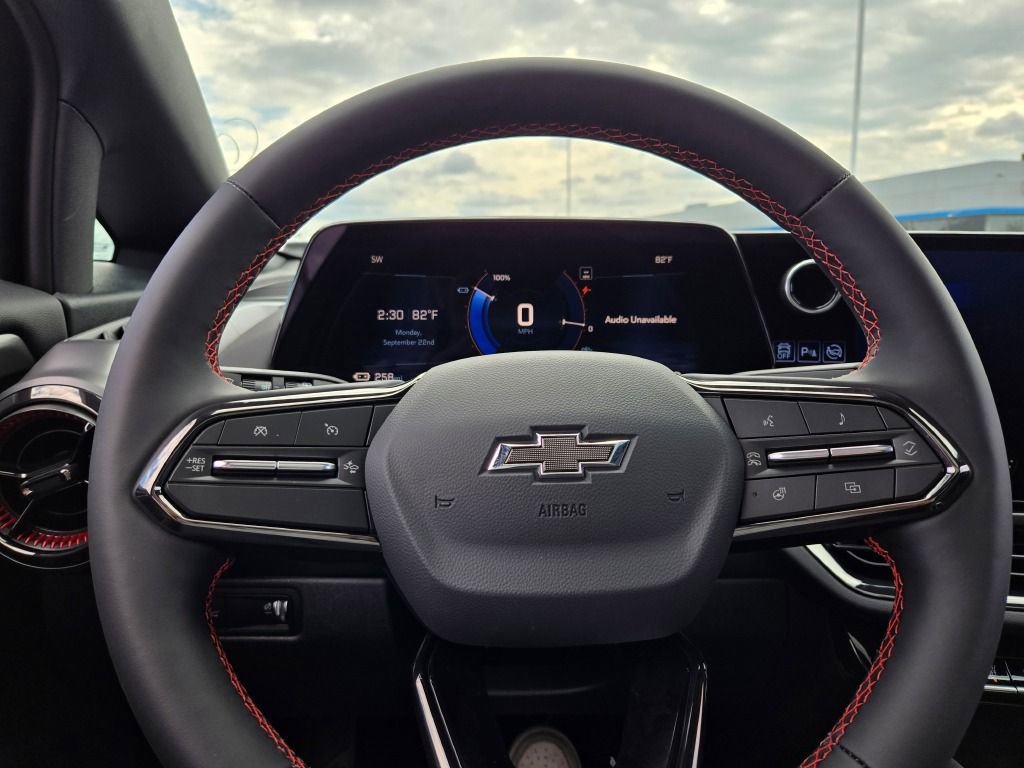 New 2025 Chevrolet Equinox EV RS w/ Convenience Package II image 31