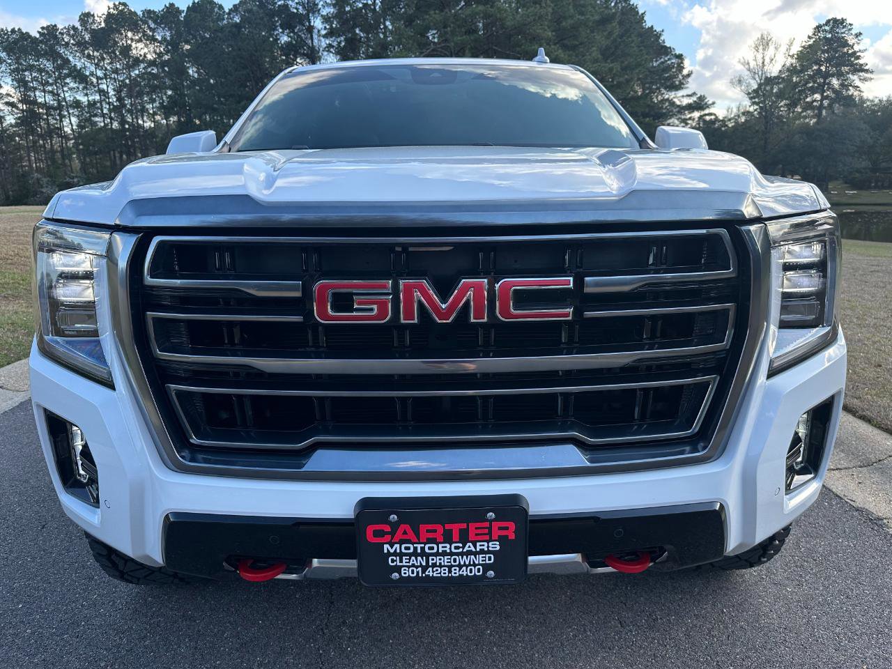 Used 2023 GMC Yukon XL AT4 image 2