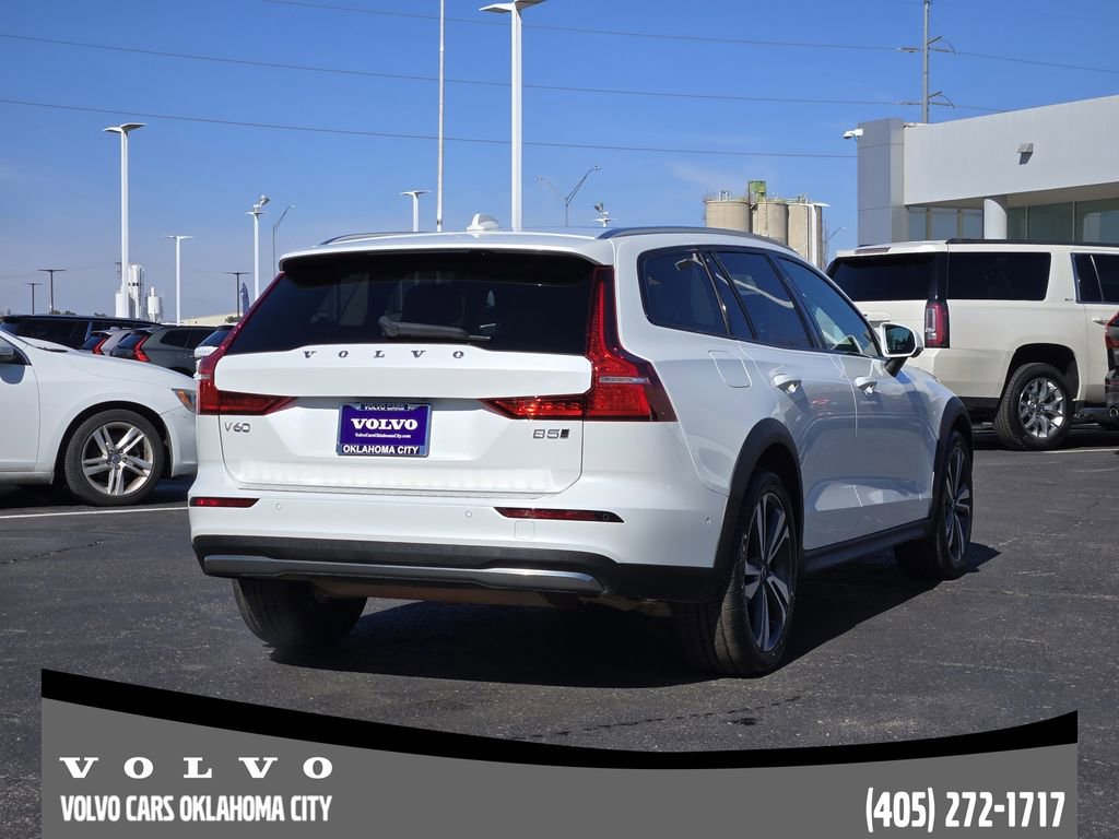 Certified 2024 Volvo V60 B5 Cross Country Plus w/ Protection Package Premier image 5