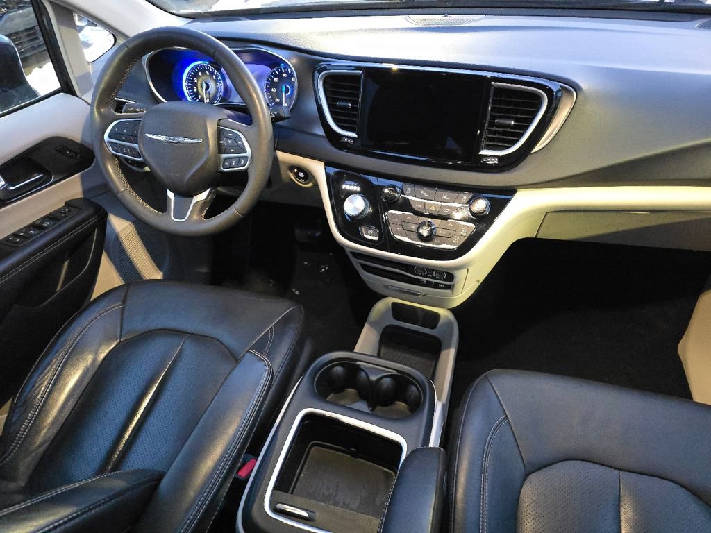 Used 2022 Chrysler Pacifica Touring-L image 21
