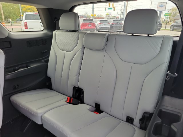 Used 2025 Hyundai Palisade SEL FWD image 14