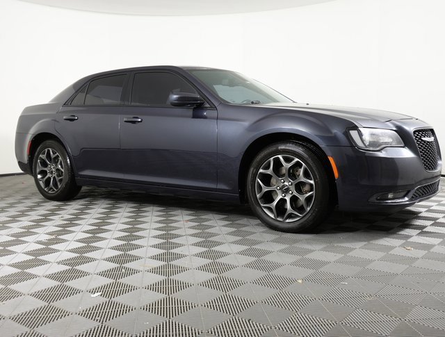 Used 2018 Chrysler 300 S image 3