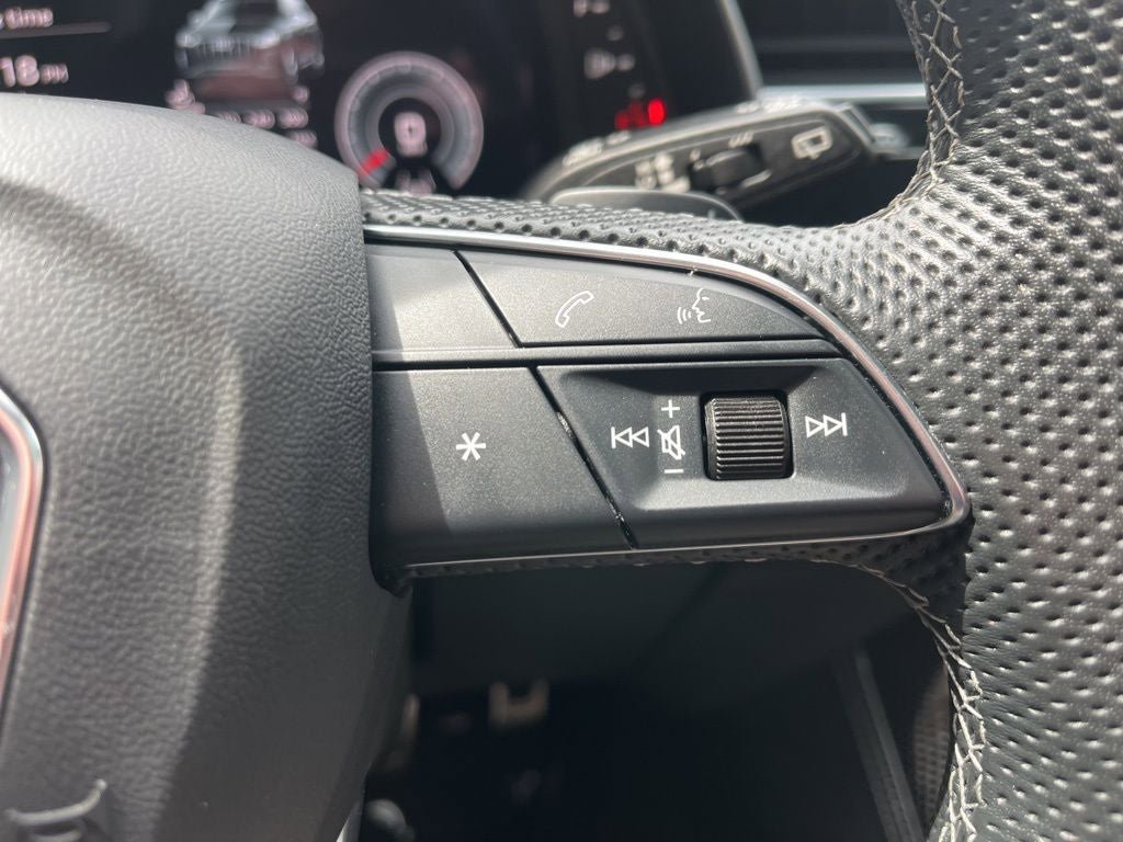 Used 2023 Audi SQ7 Prestige AWD/4WD image 30