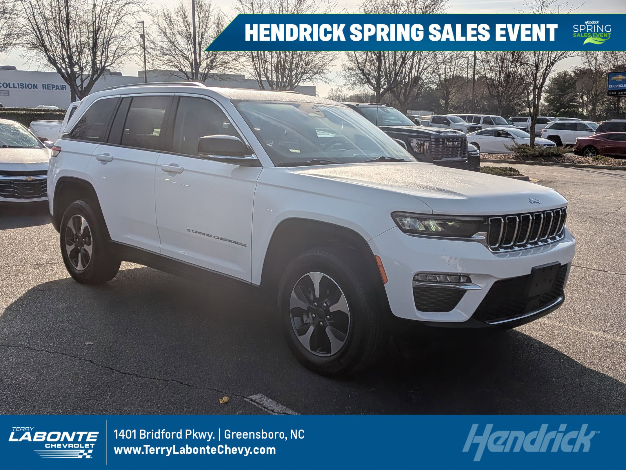 Used 2023 Jeep Grand Cherokee 4WD 4xe image 1