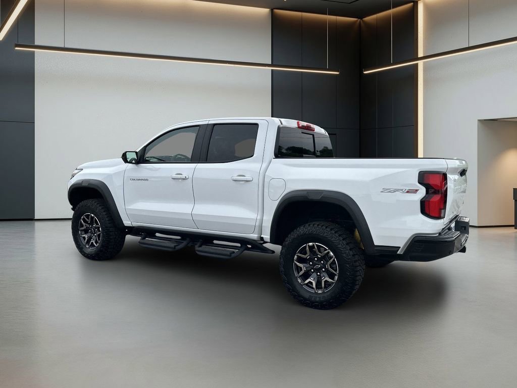 Used 2025 Chevrolet Colorado ZR2 w/ Technology Package AWD/4WD image 3