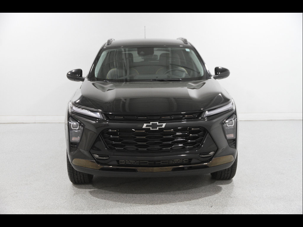 Certified 2024 Chevrolet Trax ACTIV w/ Driver Confidence Package FWD image 2