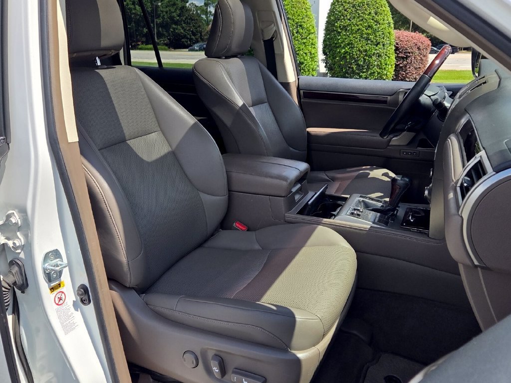 Used 2019 Lexus GX 460 Premium AWD/4WD image 17