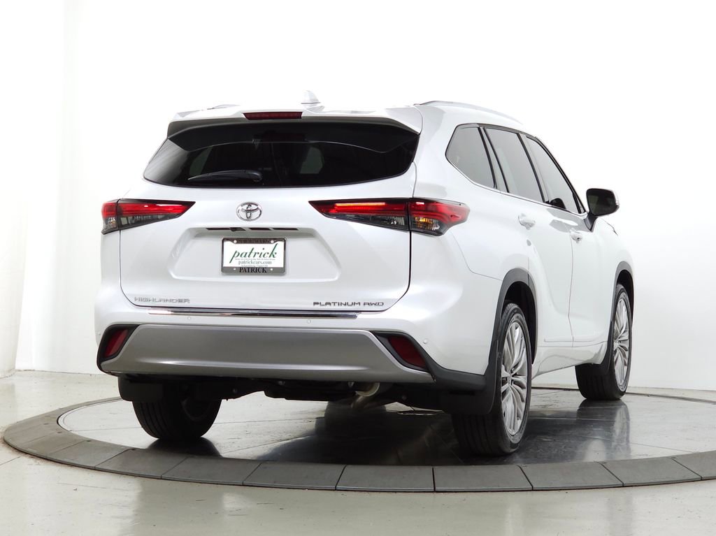 Used 2022 Toyota Highlander Platinum AWD/4WD image 11