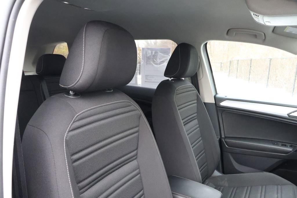 Used 2022 Volkswagen Tiguan S image 39