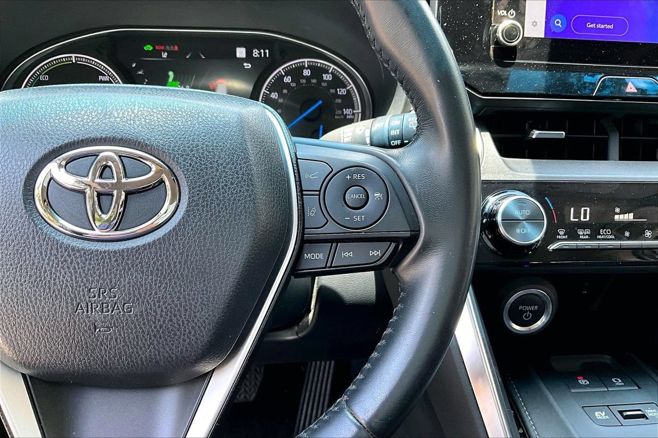 Used 2024 Toyota Venza LE AWD/4WD image 11