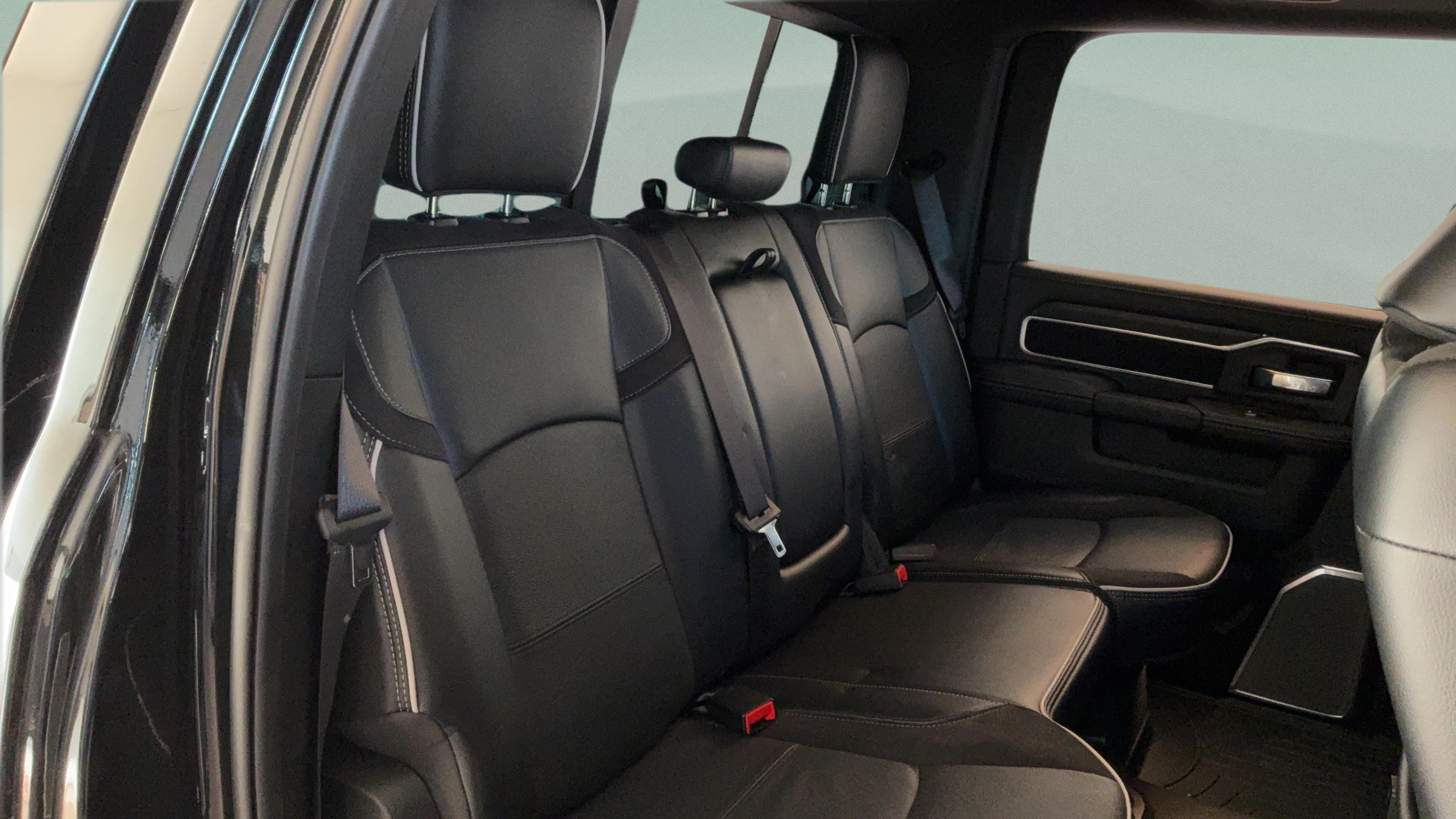 Used 2025 RAM 2500 Laramie AWD/4WD image 41