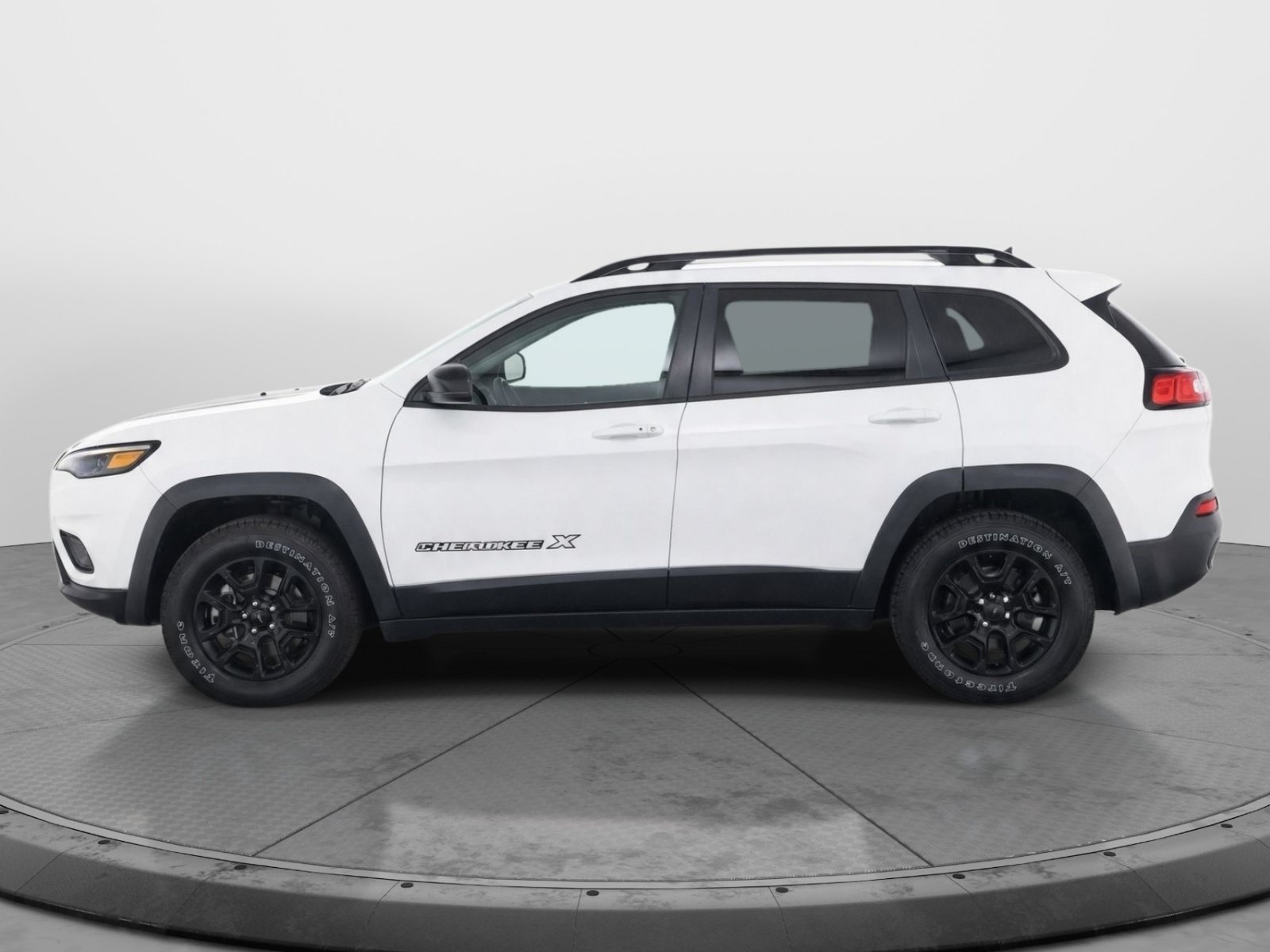 Used 2022 Jeep Cherokee Latitude AWD/4WD image 6