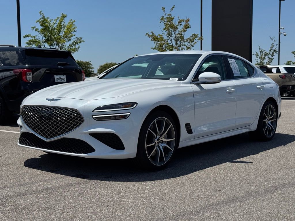 Used 2025 Genesis G70 2.5T image 8