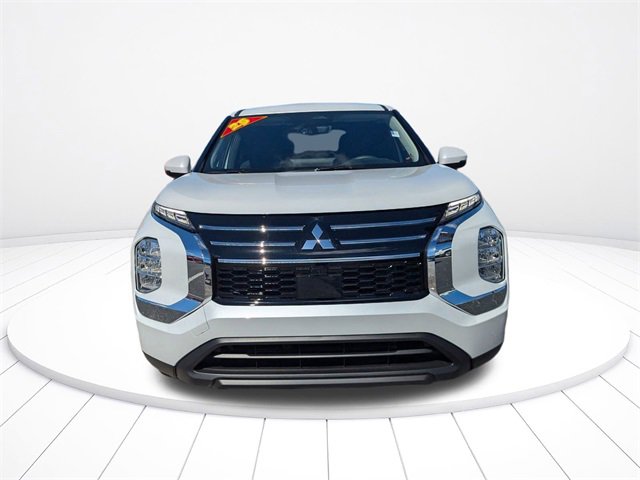 New 2025 Mitsubishi Outlander ES image 8