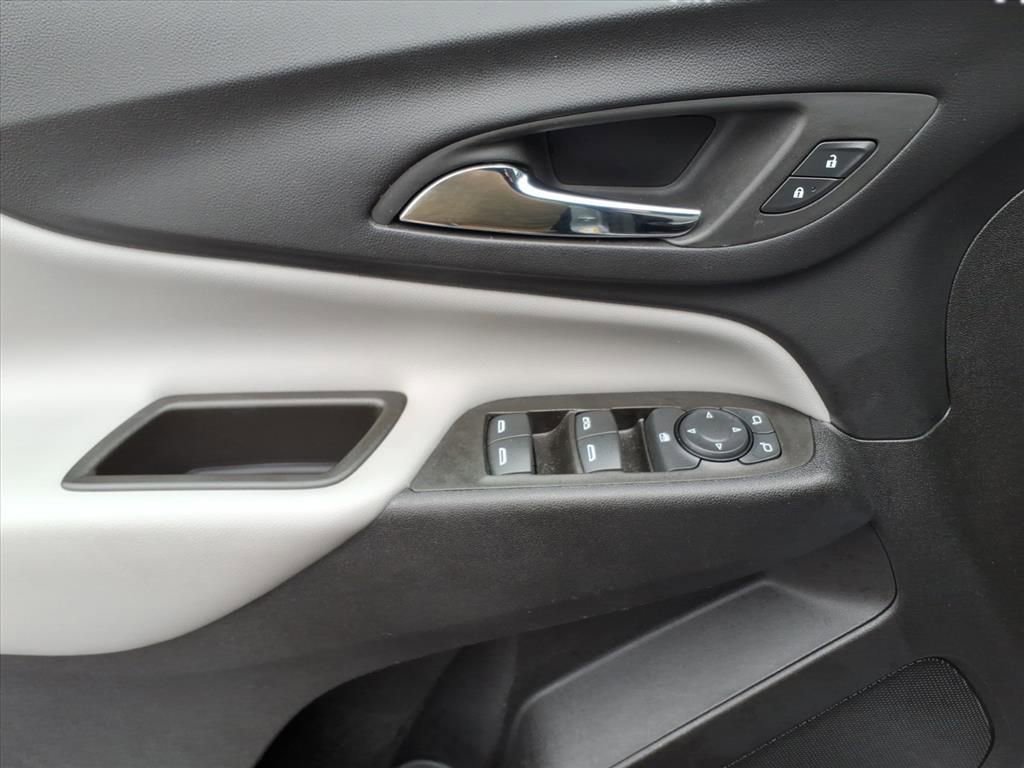 Used 2023 Chevrolet Equinox LS image 18