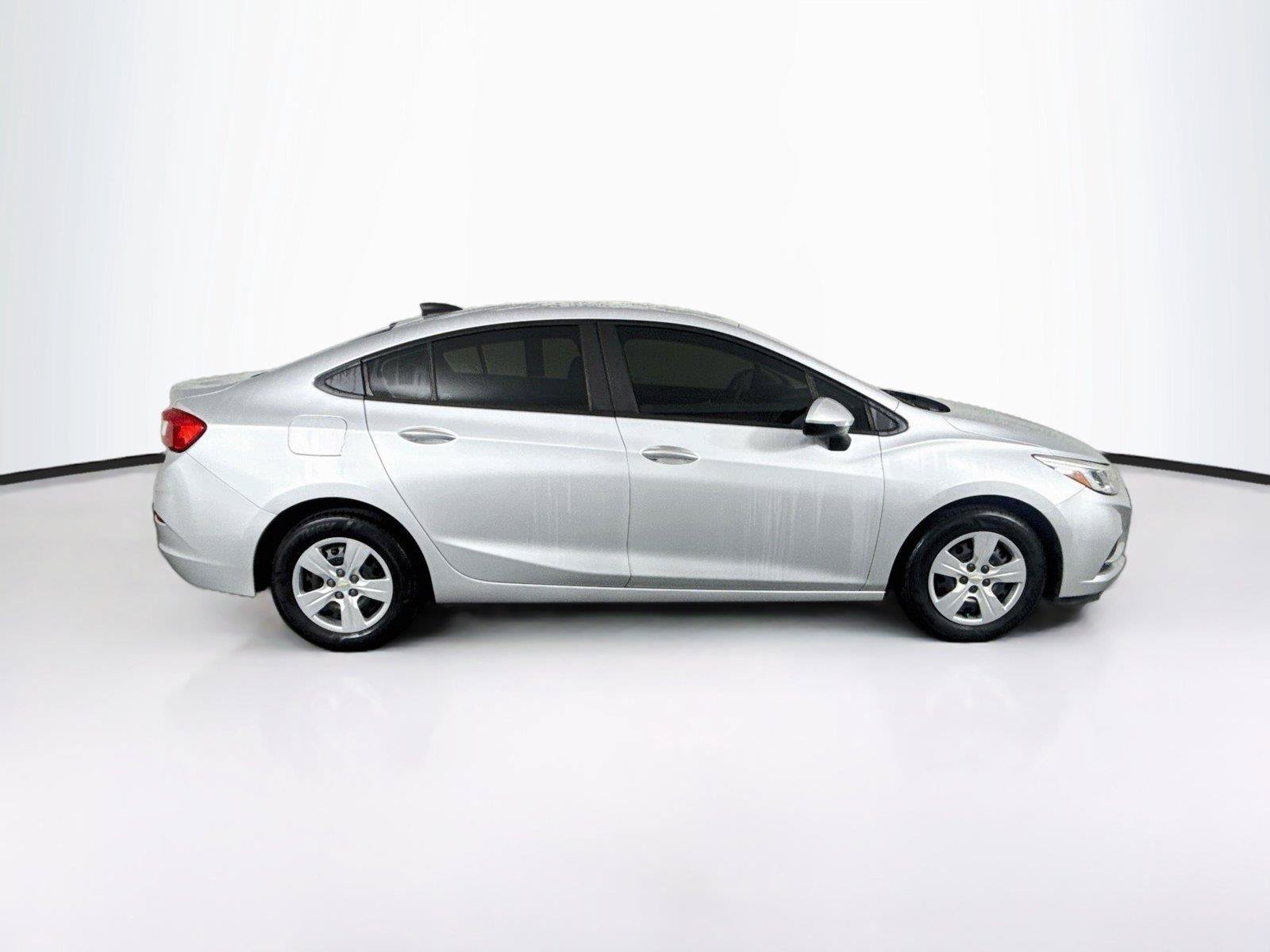 Used 2018 Chevrolet Cruze LS FWD image 9