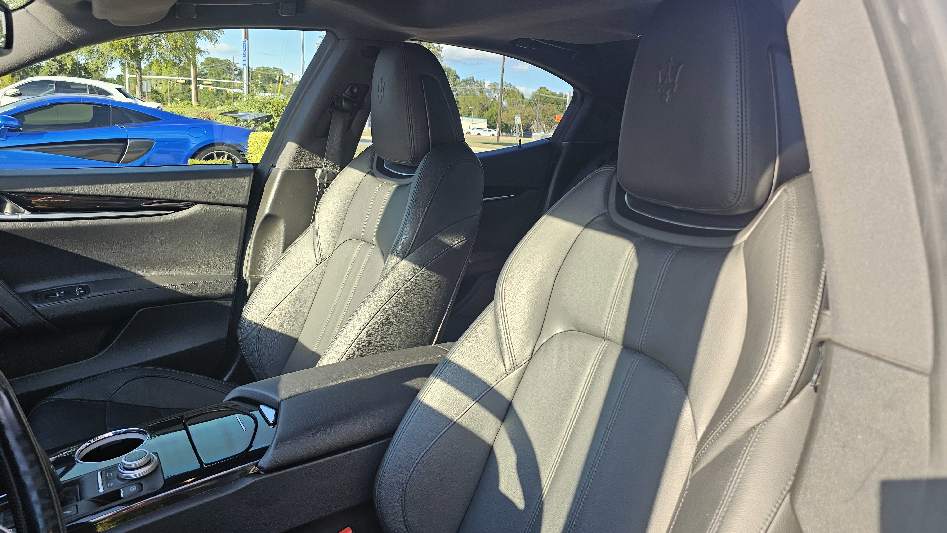 Used 2020 Maserati Ghibli GranSport image 31