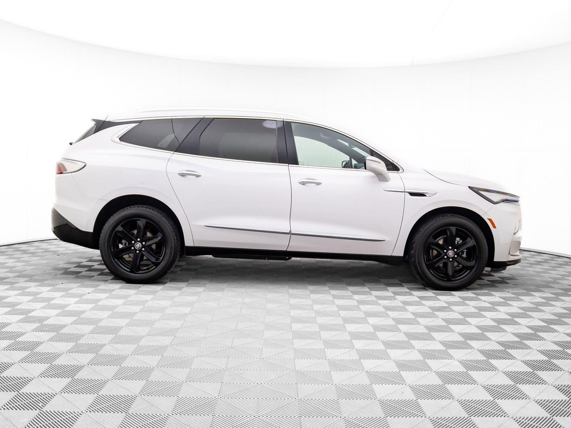 Used 2023 Buick Enclave Essence w/ Experience Buick Package image 7