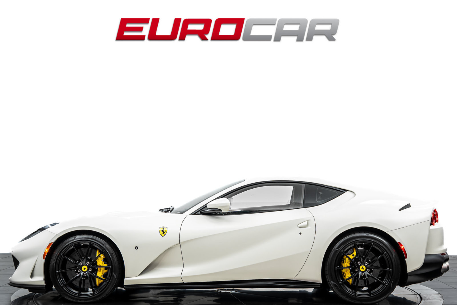 Used 2020 Ferrari 812 Superfast RWD image 2