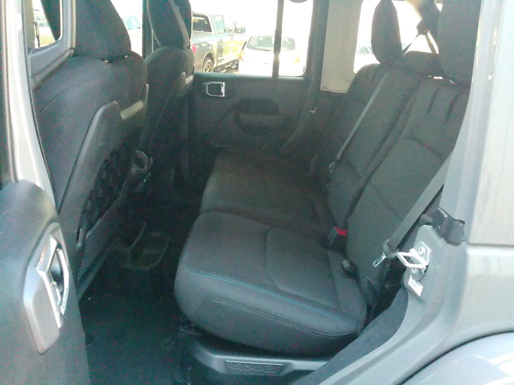 Used 2022 Jeep Wrangler Unlimited Rubicon 4xe image 28