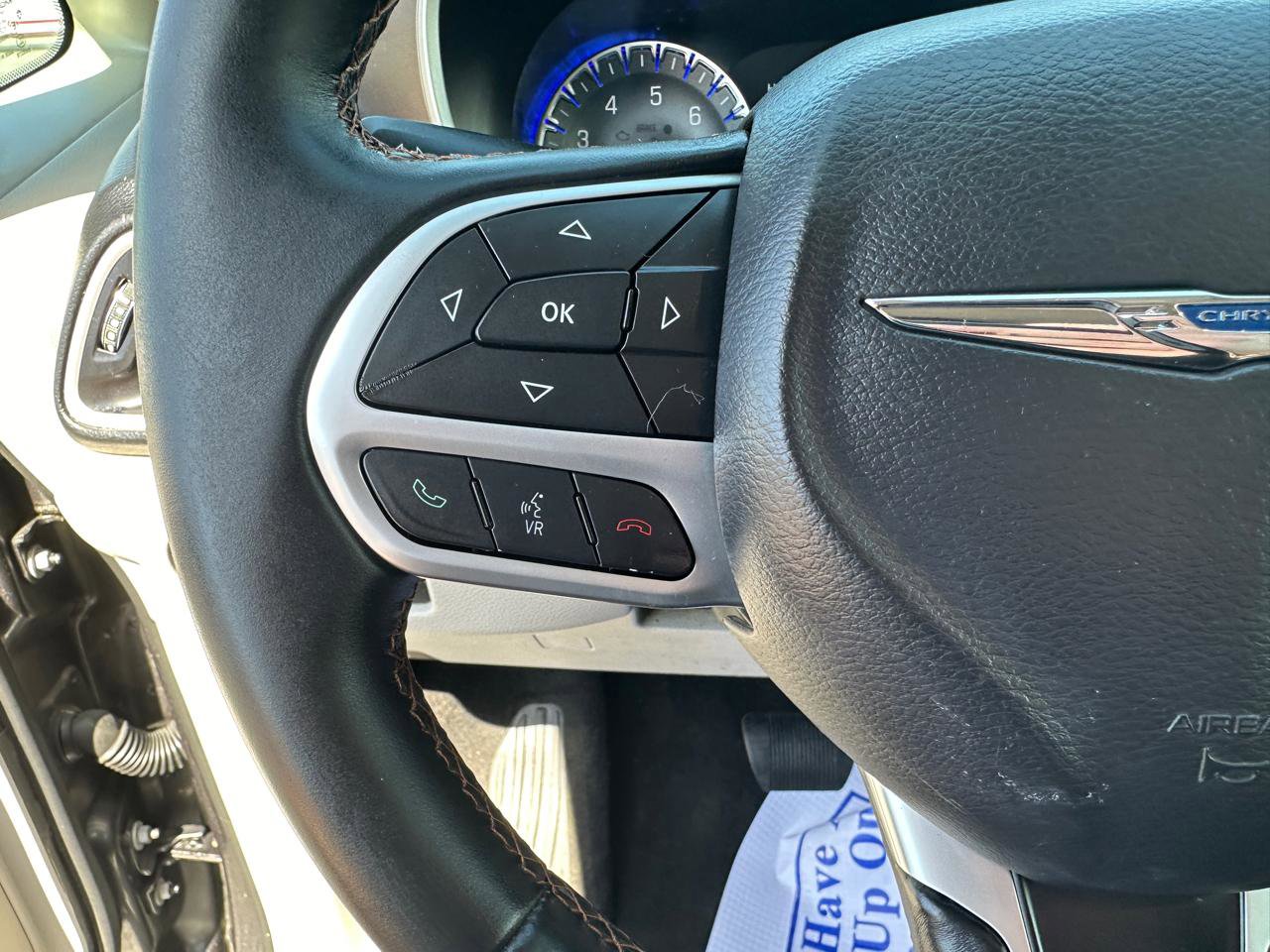 Used 2017 Chrysler Pacifica Touring-L image 14