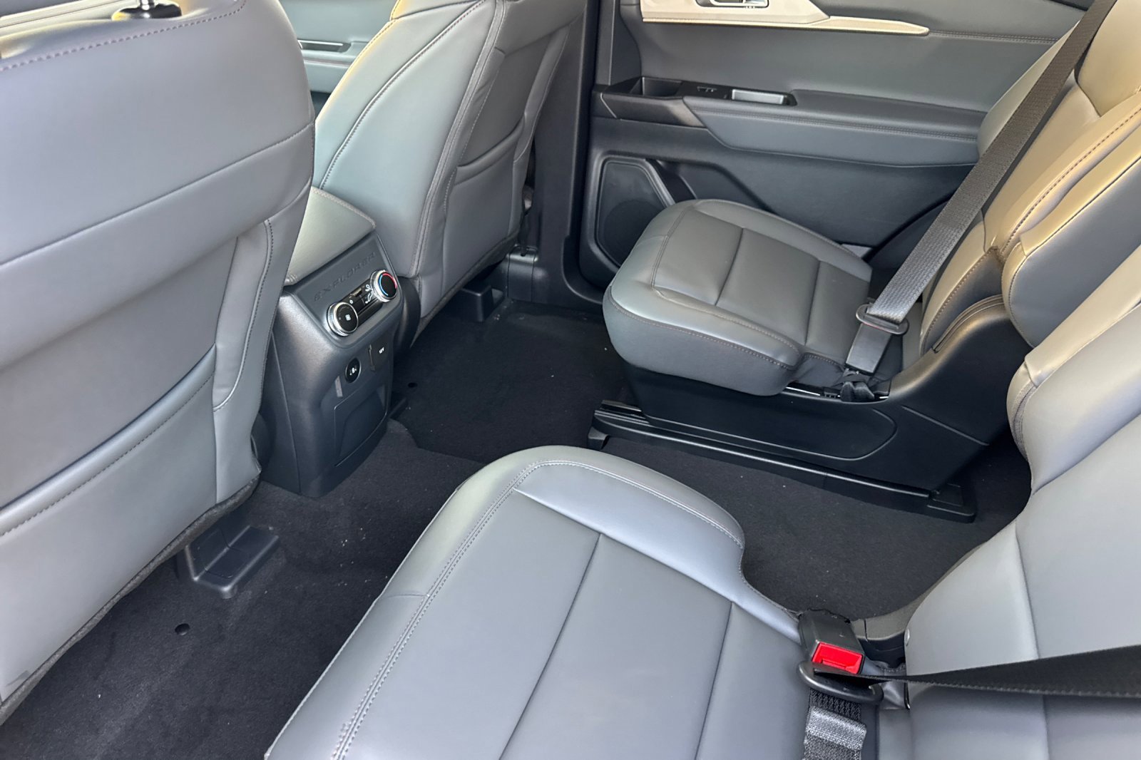 New 2026 Ford Explorer Active w/ Active Comfort Package image 11