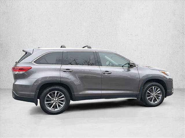 Used 2019 Toyota Highlander XLE image 4