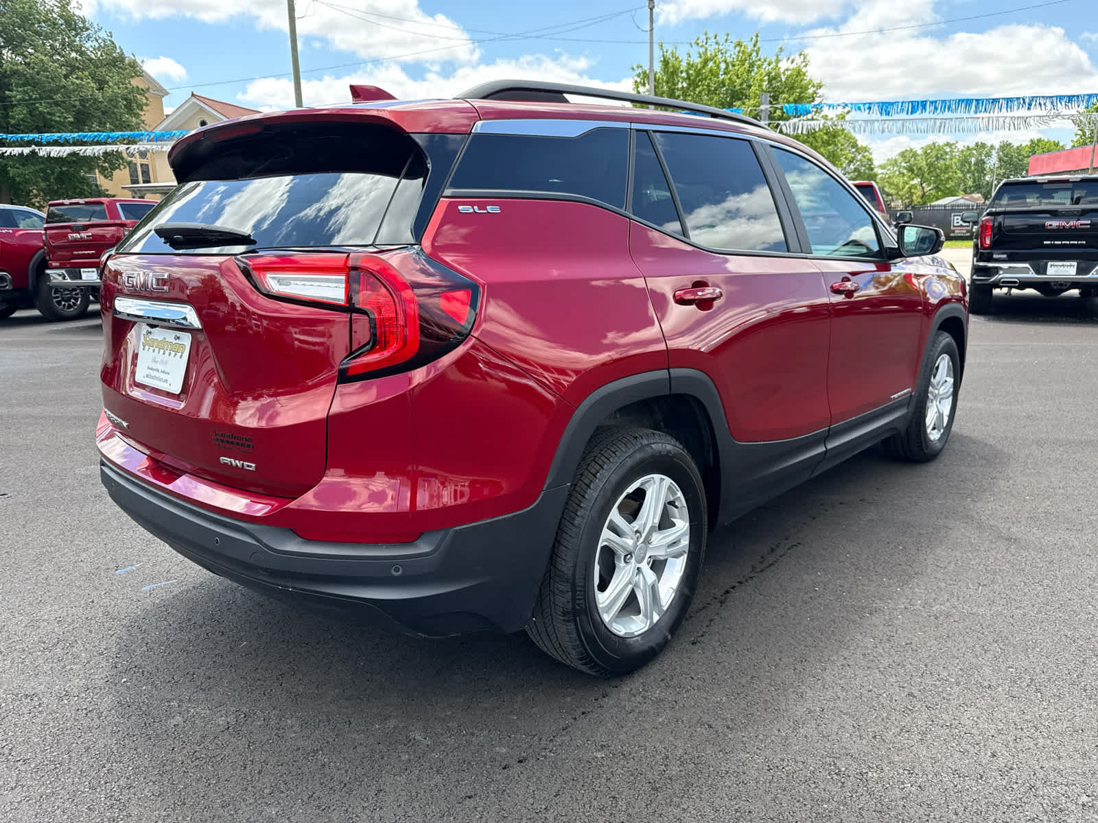 Used 2024 GMC Terrain SLE w/ Driver Convenience Package AWD/4WD image 5
