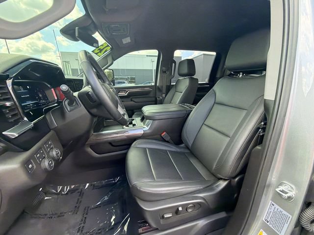 Used 2025 Chevrolet Silverado 2500 LTZ w/ LTZ Plus Package AWD/4WD image 11
