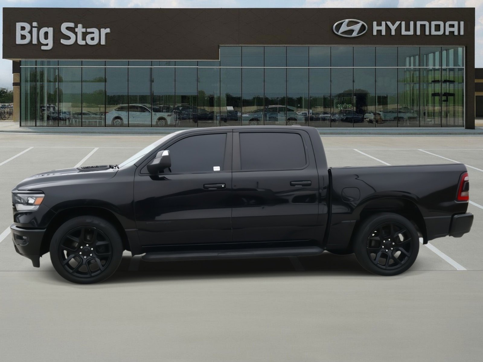 Used 2024 RAM 1500 Laramie image 2