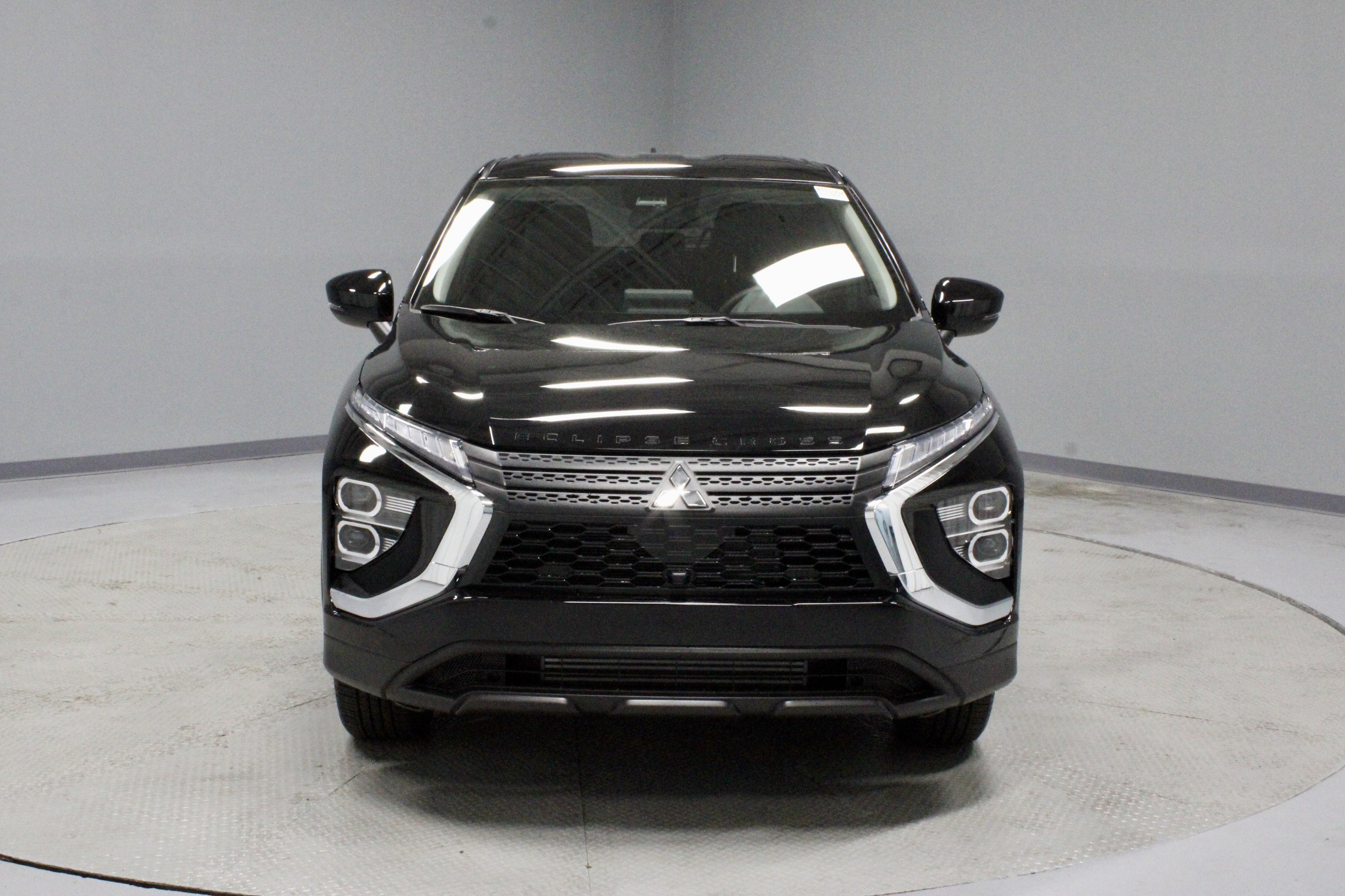 New 2026 Mitsubishi Eclipse Cross LE image 3