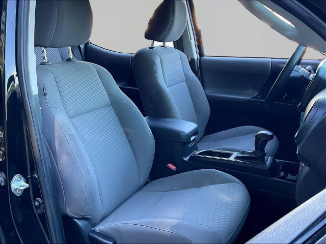 Used 2022 Toyota Tacoma SR w/ SR Convenience Package RWD image 30