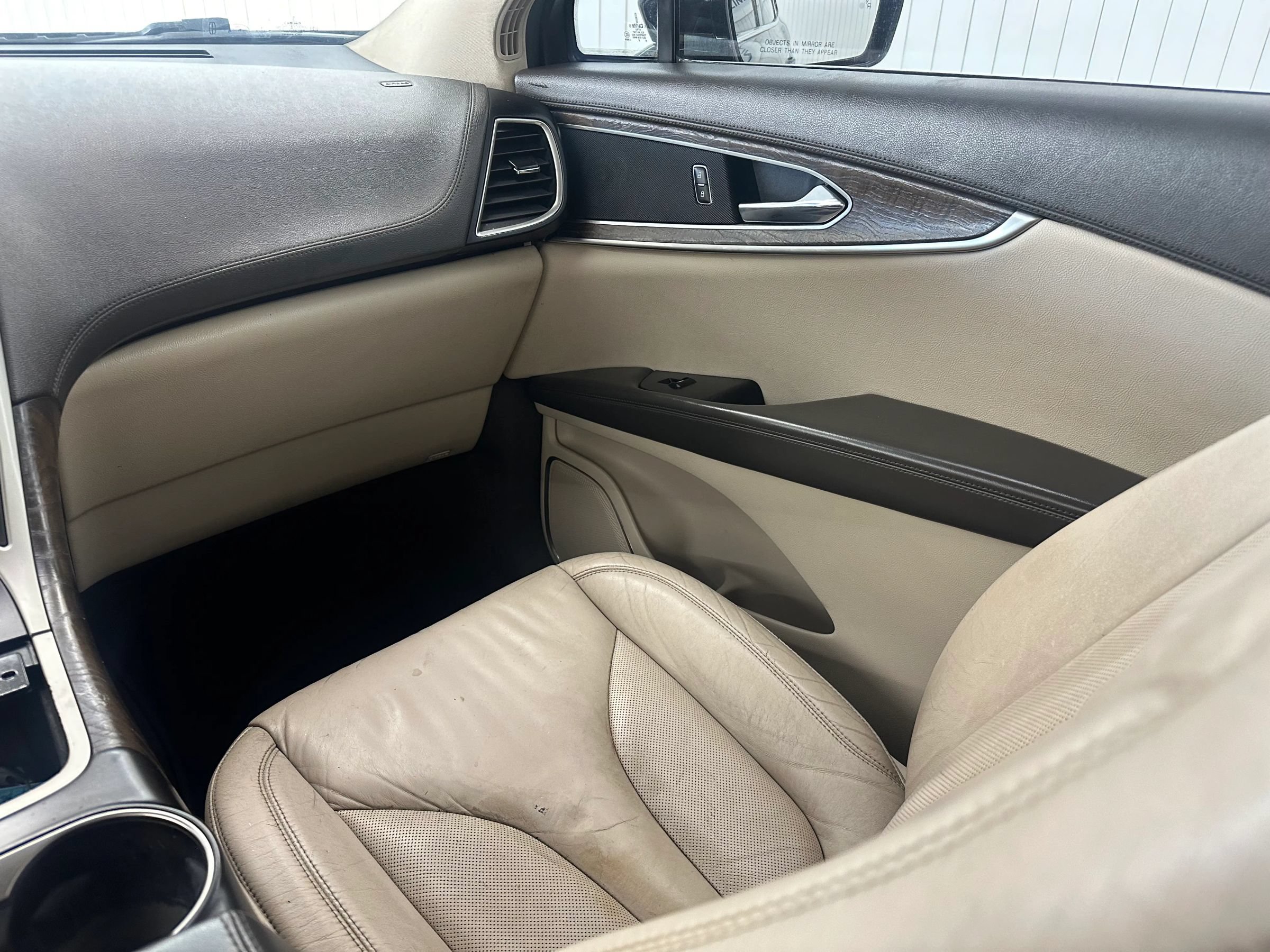 Used 2016 Lincoln MKX Select w/ Select Plus Package FWD image 17